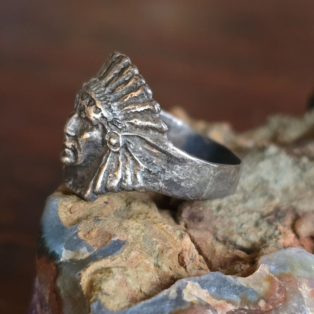 Vintage Sterling Silver Cast Native American Chief Ring Size 9 Head Dress - Picture 2 of 7